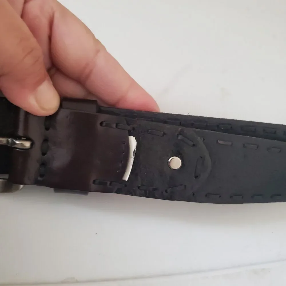 Fossil dark brown leather belt with a silver-toned buckle Decorative Stitching L